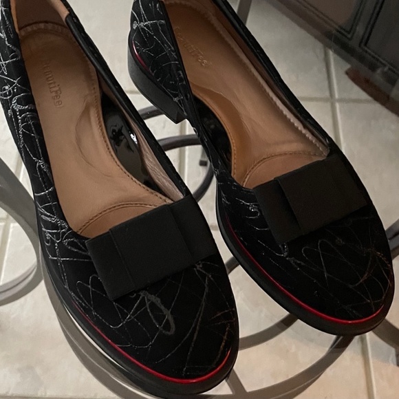 Like NEW  Beautiful Black Leather Loafers    37 - Picture 9 of 16